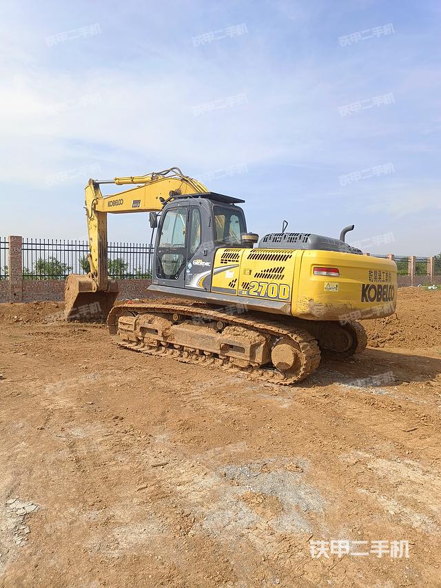 驾驶室顶部（整机外观）