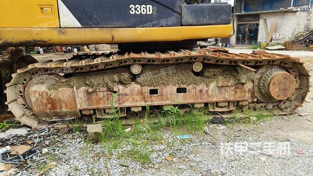 液压泵舱室正面整体（整机外观）