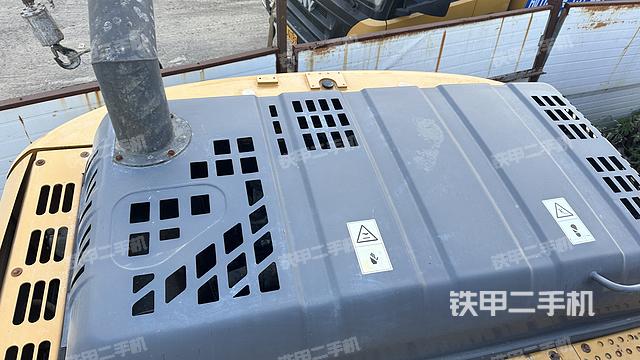 驾驶室顶部（整机外观）