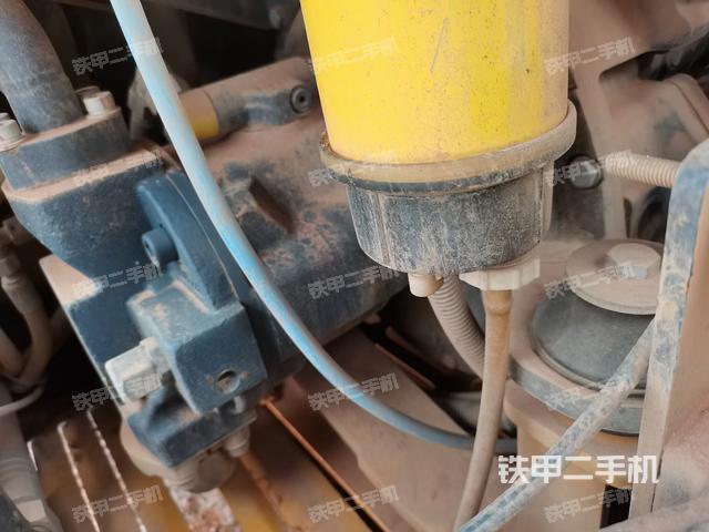 回转马达和主控阀（整机外观）