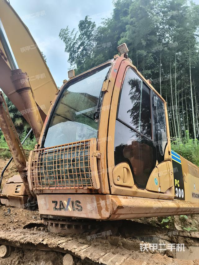 驾驶室整体（整机外观）