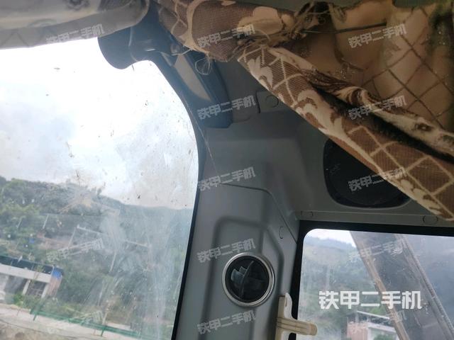 驾驶室左前45度（驾驶室部分）