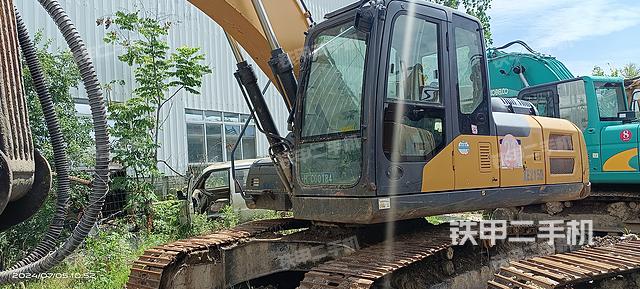 驾驶室整体（整机外观）