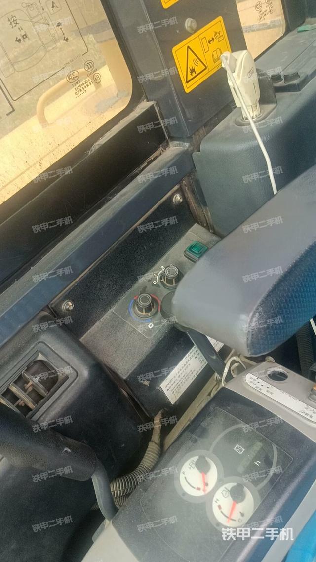 驾驶室整体（整机外观）