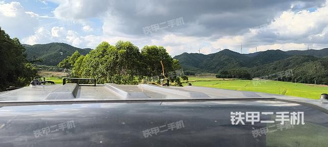 驾驶室顶部（整机外观）