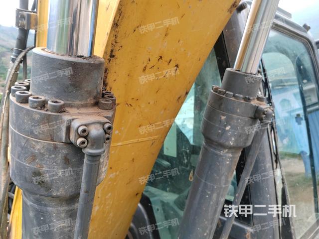 铲斗右后整体（工作和回转装置）