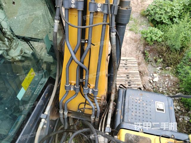 大臂背部俯视（工作和回转装置）