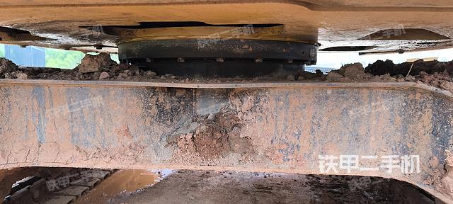 回转马达和主控阀（整机外观）