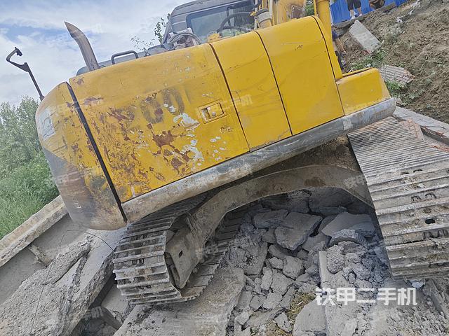 驾驶室整体（整机外观）