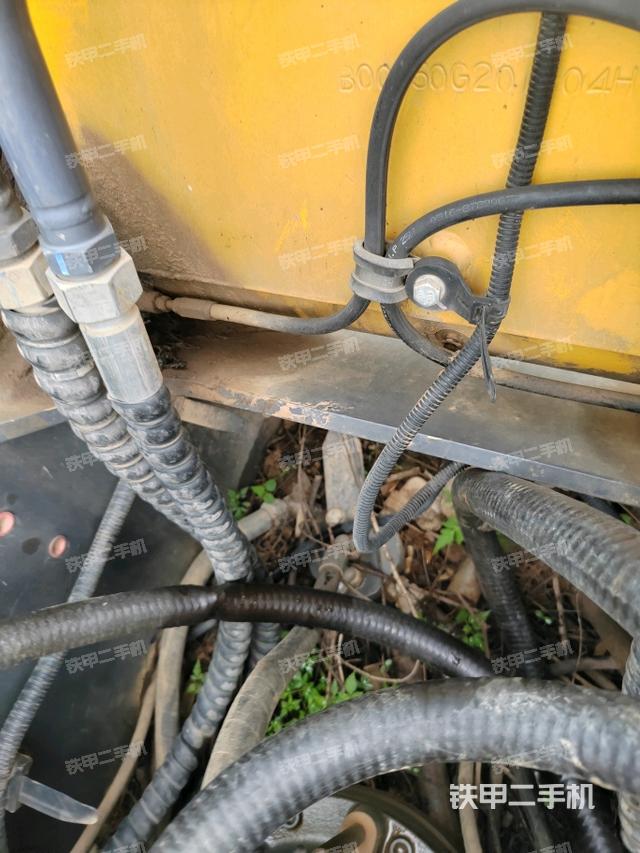 气门室盖螺丝特写（上车部件）