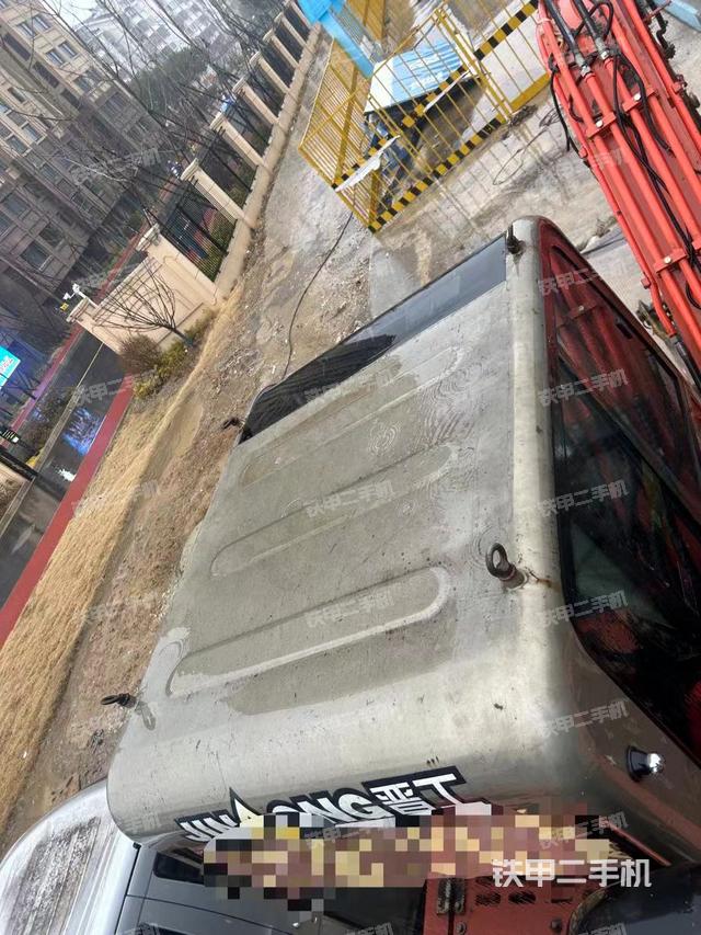 驾驶室顶部（整机外观）