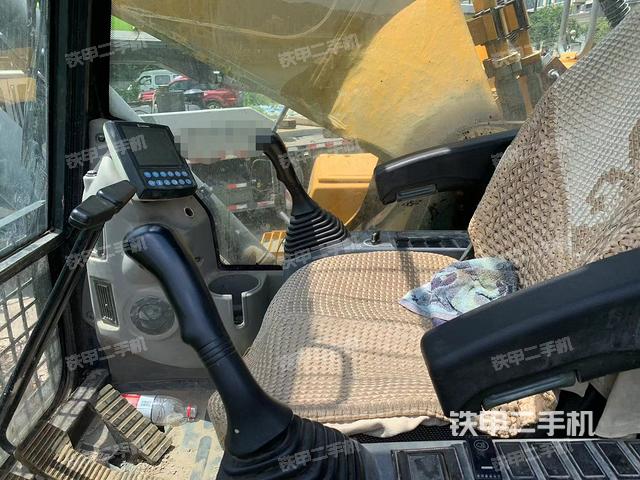 驾驶室整体（整机外观）