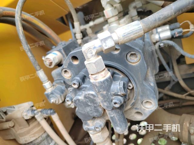 液压泵斜45 左（大件舱室）