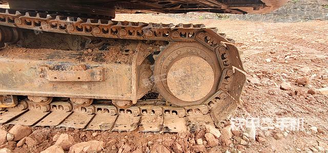 单侧履带整体（整机外观）