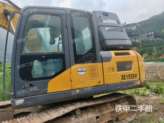 后窗玻璃角标（驾驶室部分）