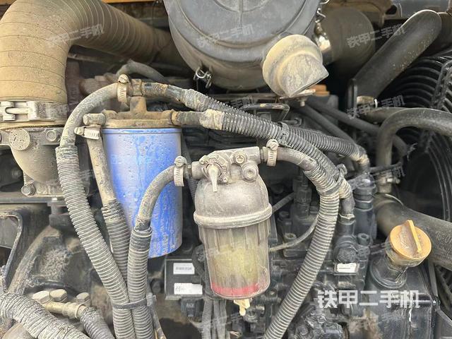 回转马达和主控阀（整机外观）