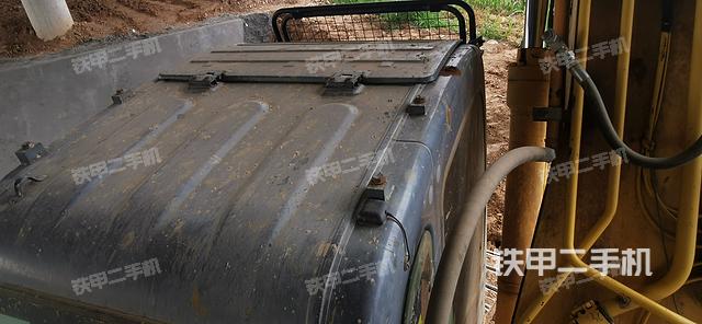 驾驶室顶部（整机外观）