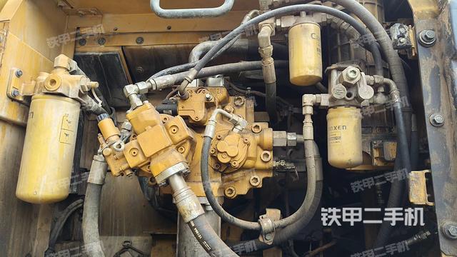 驾驶室整体（整机外观）