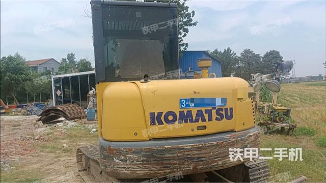 驾驶室顶部（整机外观）