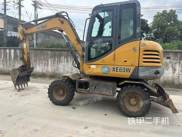 驾驶室整体（整机外观）