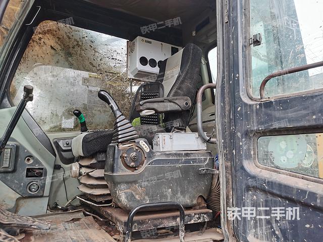 驾驶室整体（整机外观）