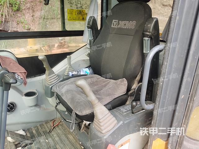 驾驶室整体（整机外观）