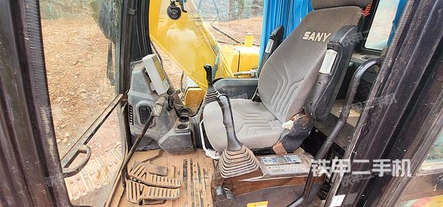 驾驶室整体（整机外观）