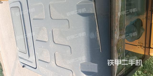 驾驶室顶部（整机外观）