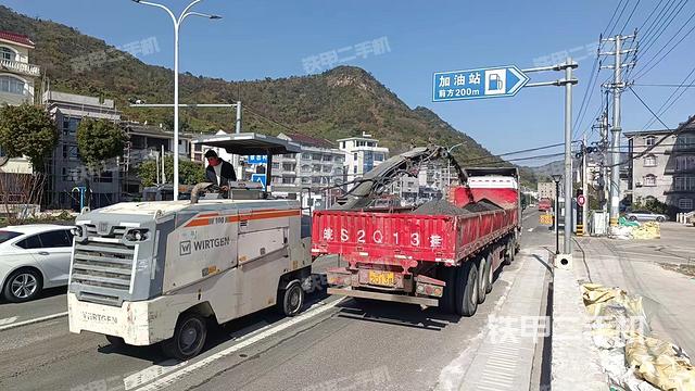 整机右侧（设备外观及核心部件）