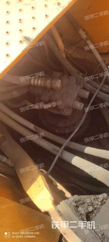 回转马达和主控阀（整机外观）