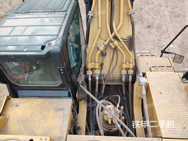 驾驶室顶部（整机外观）