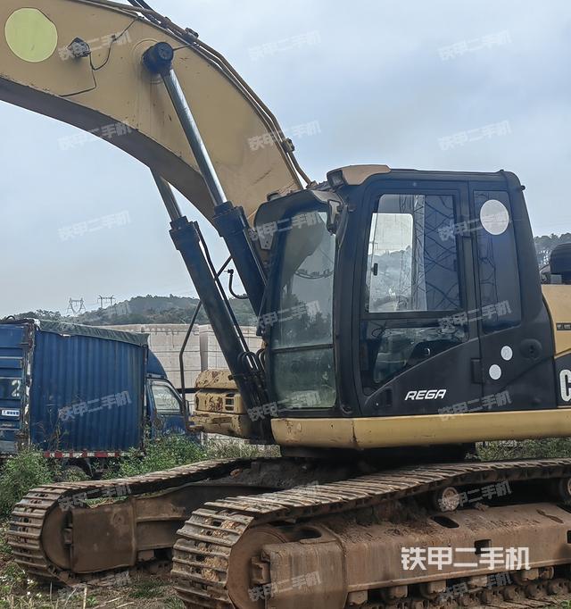 驾驶室顶部（整机外观）