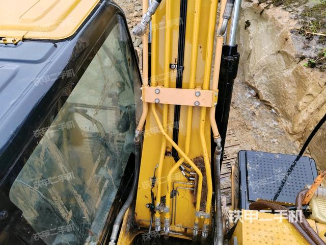 大臂背部俯视（工作和回转装置）