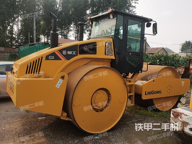 整机右侧（设备外观及核心部件）