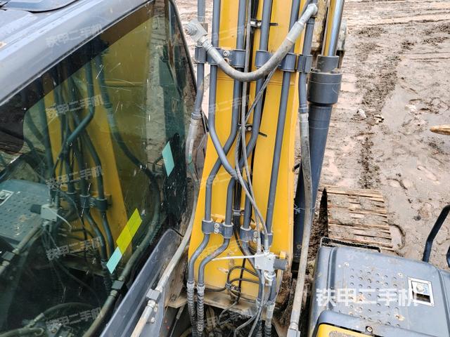 大臂背部俯视（工作和回转装置）