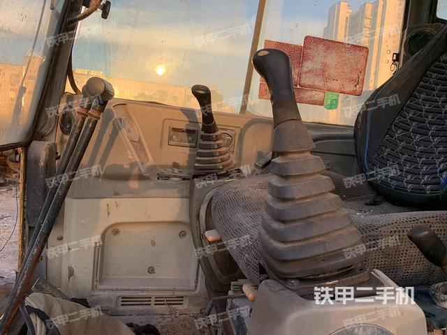 驾驶室整体（整机外观）