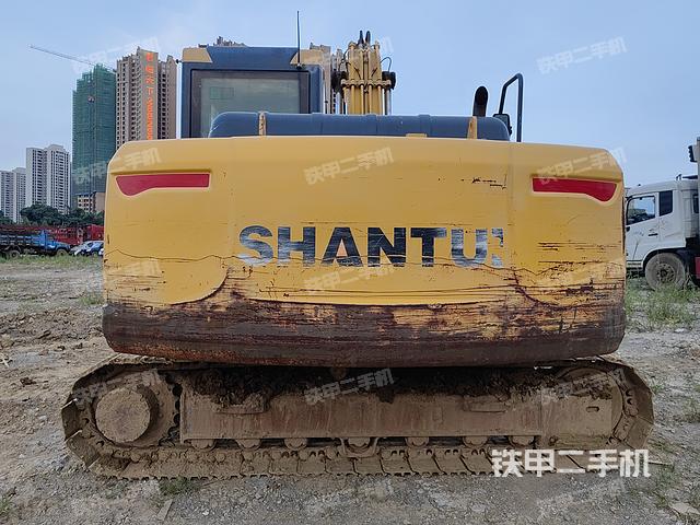 驾驶室顶部（整机外观）