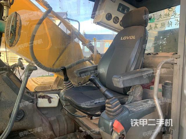 驾驶室整体（整机外观）