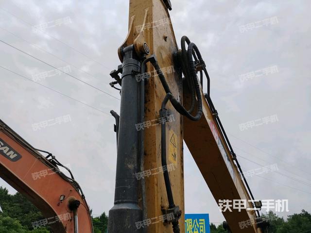 小臂整体左后（工作和回转装置）