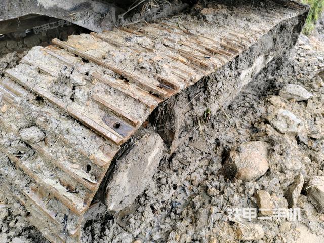 左侧履带整体 （行走机构）