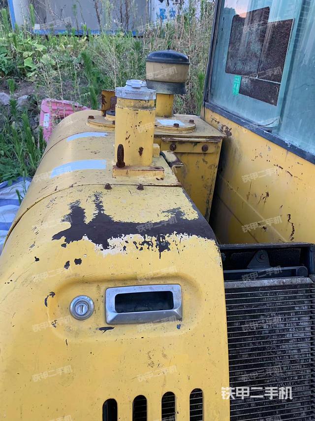 回转马达和主控阀（整机外观）