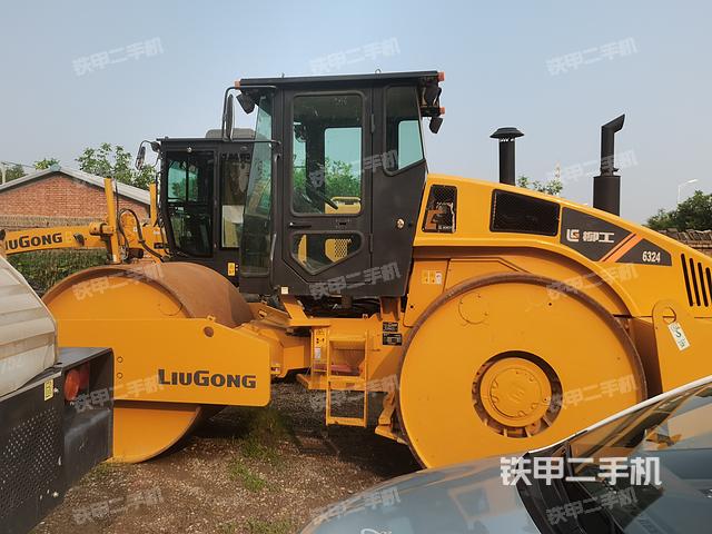 整机左侧（设备外观及核心部件）