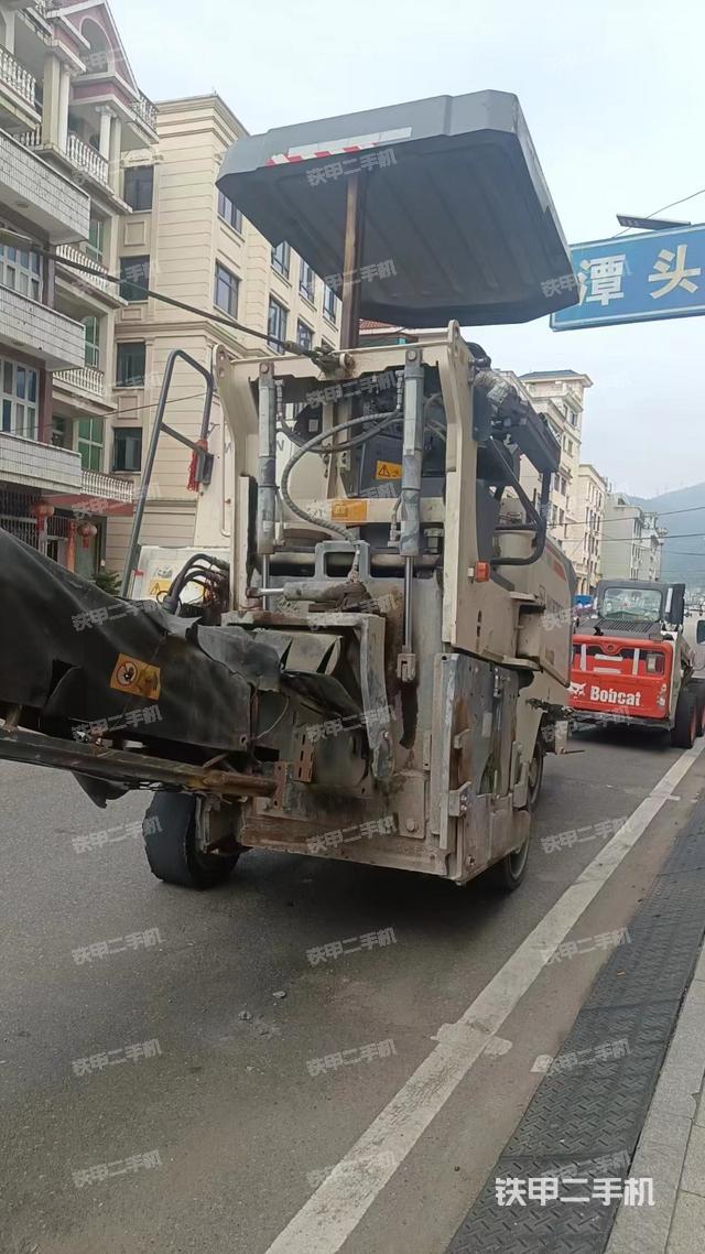 整机右后45°（设备外观及核心部件）