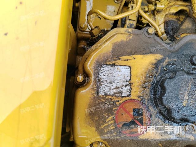 气门室盖螺丝特写（上车部件）