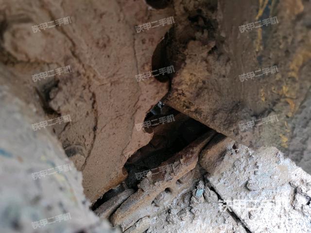 右侧行走马达盖板（行走机构）