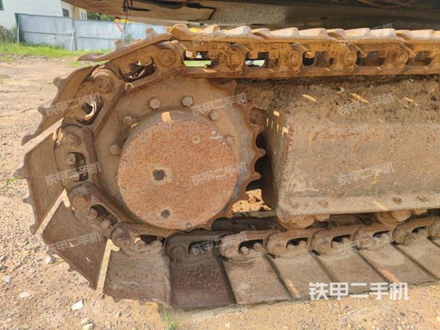 右驱动轮（行走机构）