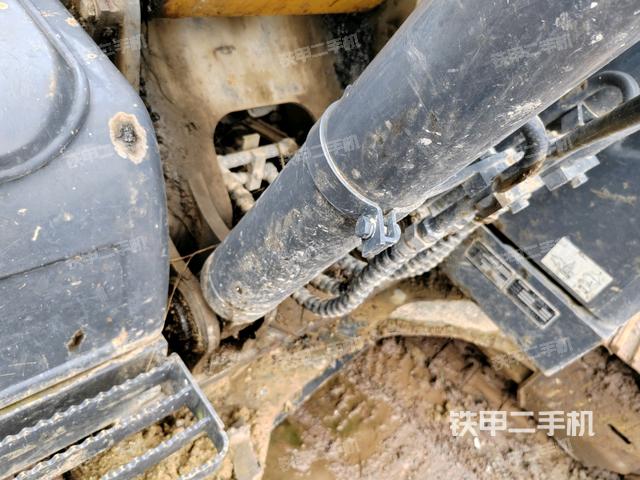 转盘和下车架正前（工作和回转装置）