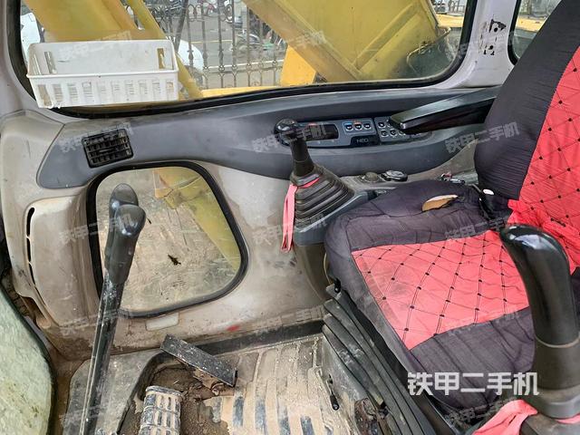 驾驶室整体（整机外观）