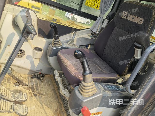 驾驶室整体（整机外观）