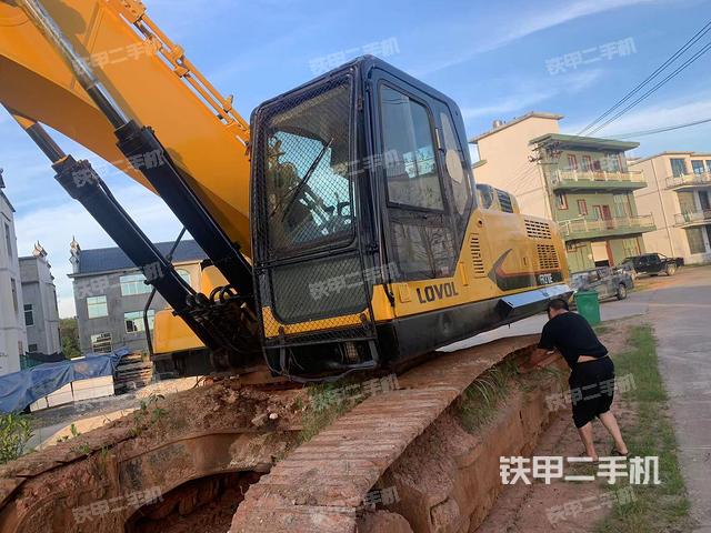 雷沃重工FR370E挖掘机